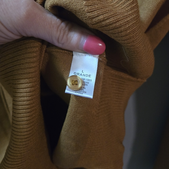 NWT Zenana Coffee Tan Crew Neck Sweater With Button Detail On Sleeve Relaxed Fit - Picture 5 of 5